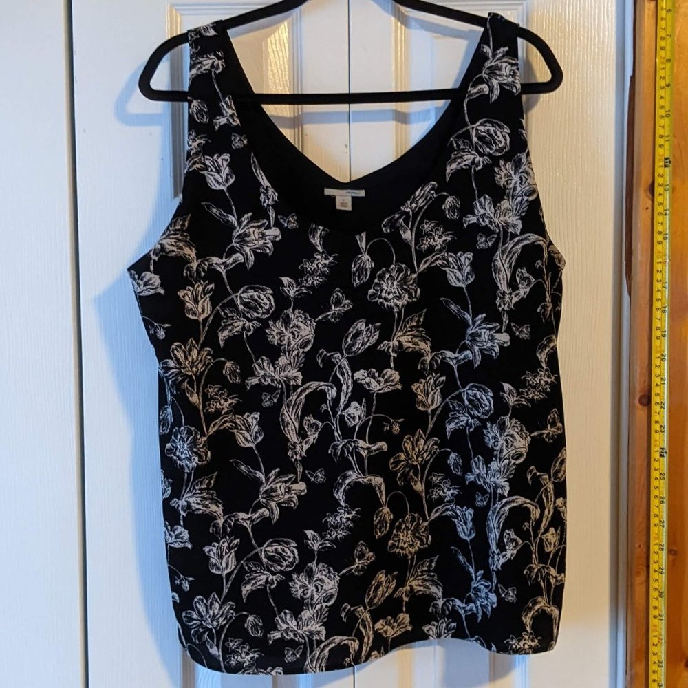 Halogen Sleeveless Top L Black with White Flowers